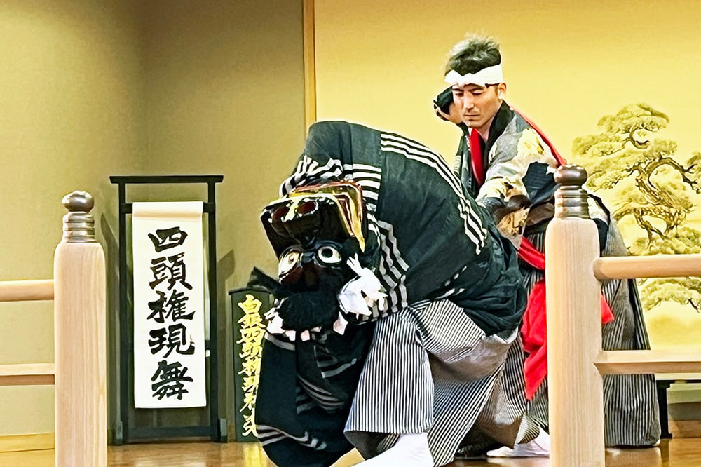 写真：白銀四頭権現神楽連中